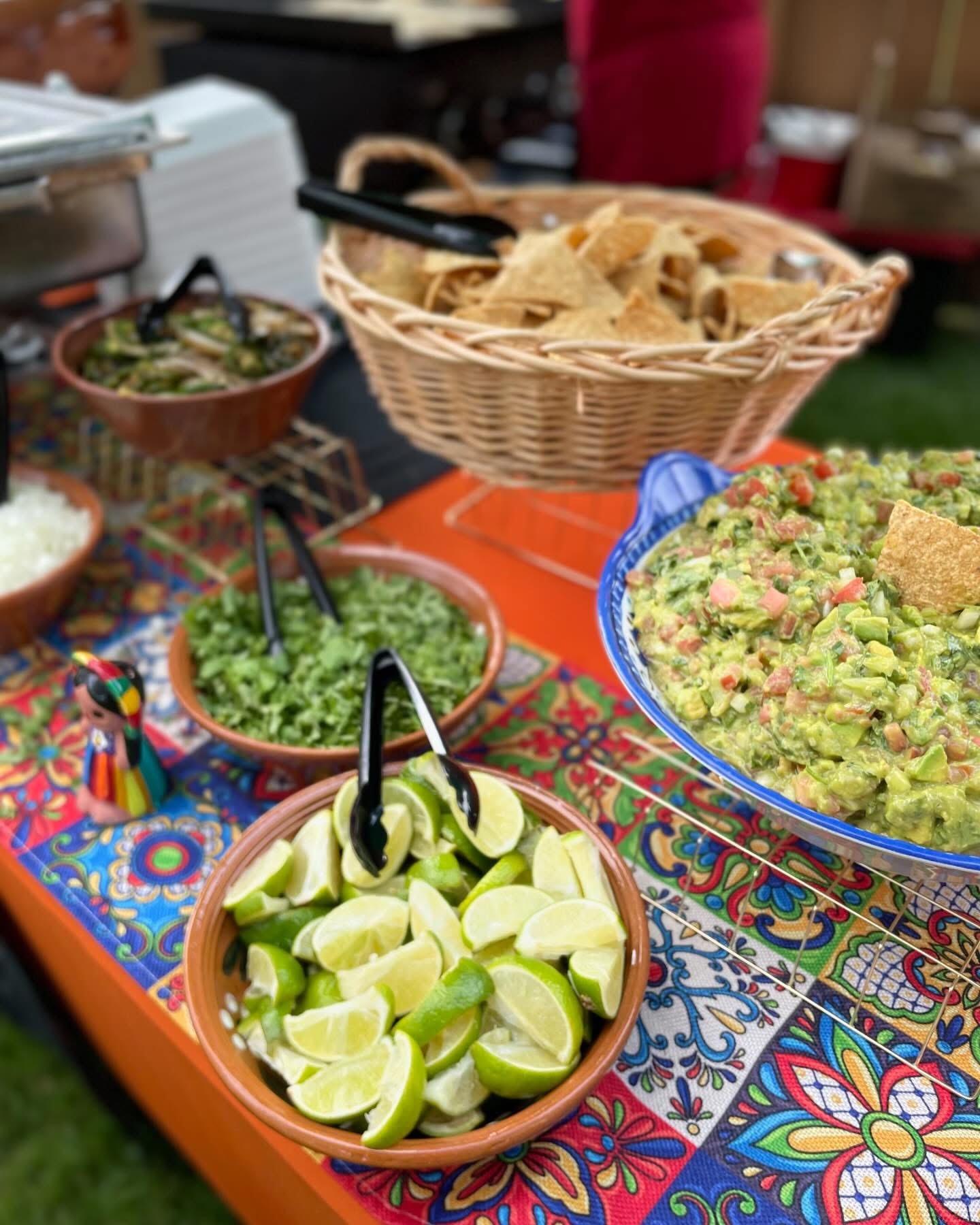 Guacamole, chips and lime
